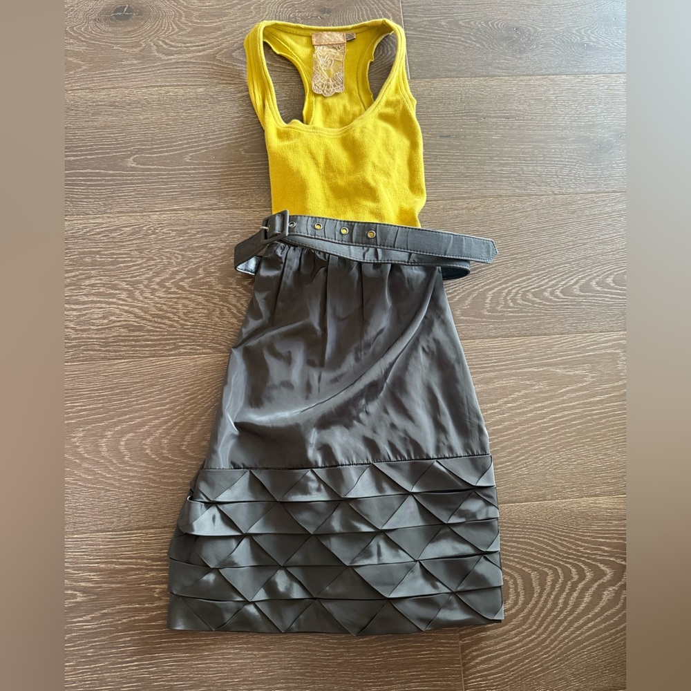 Stylish Gray Skirt with Belt
